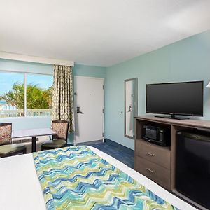 King Room Pool View